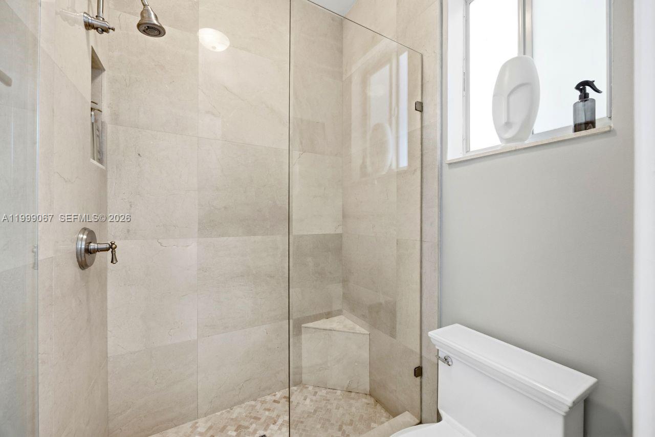 OAK RIDGE FALLS - Residential