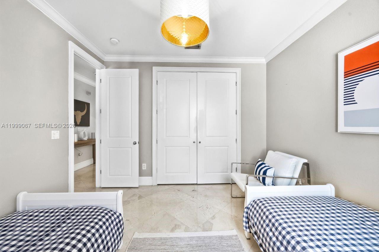 OAK RIDGE FALLS - Residential