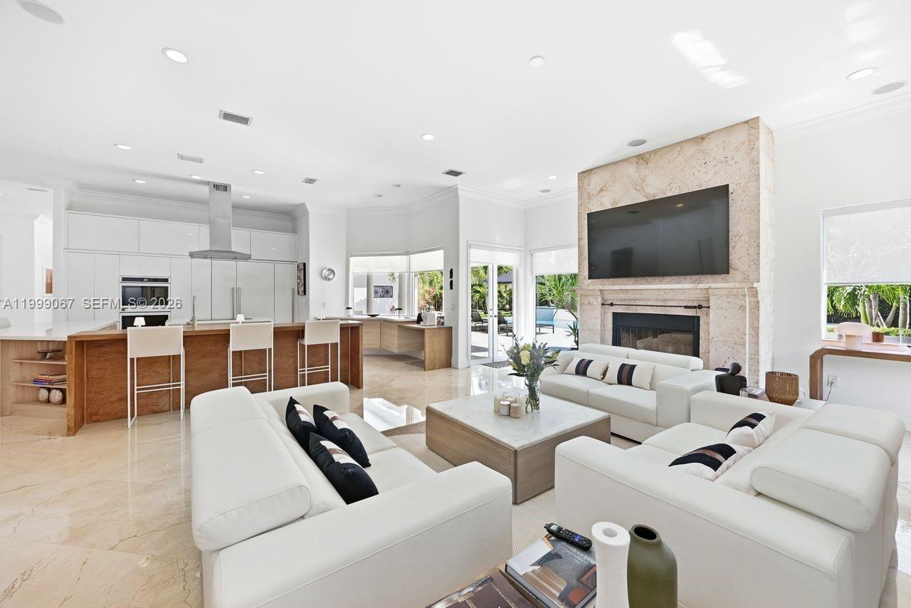 OAK RIDGE FALLS - Residential