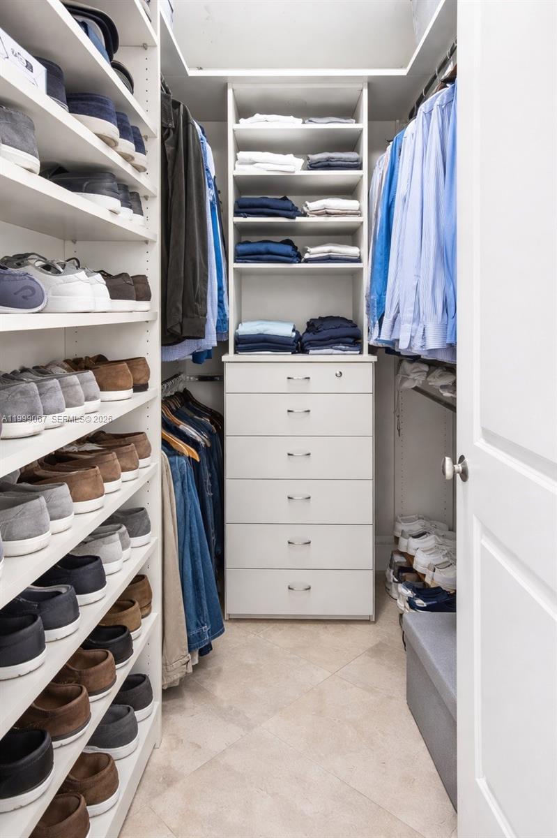 OAK RIDGE FALLS - Residential