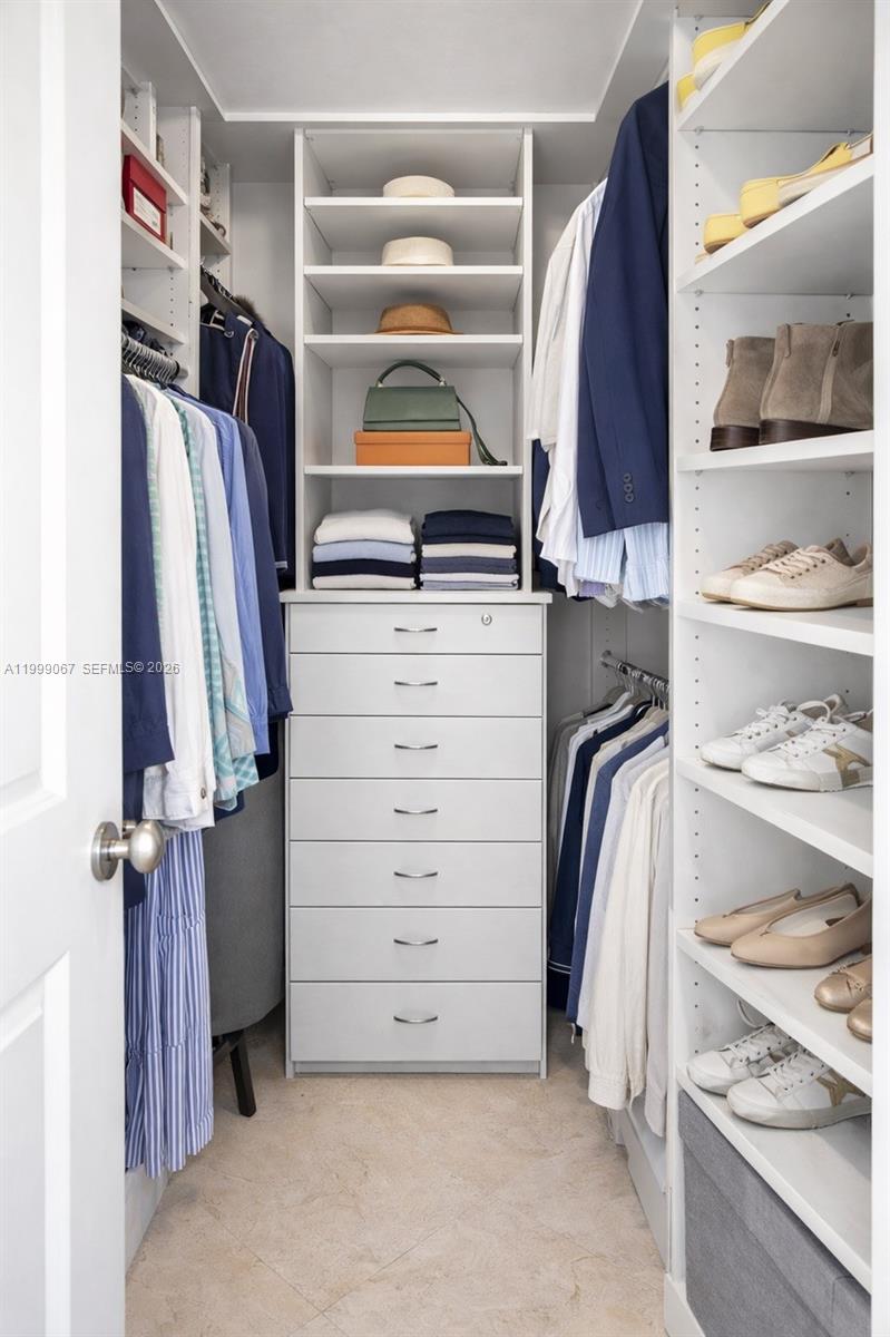 OAK RIDGE FALLS - Residential