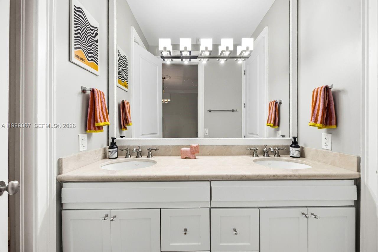 OAK RIDGE FALLS - Residential