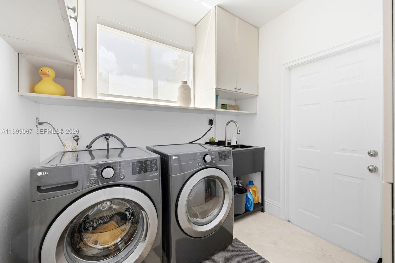 OAK RIDGE FALLS - Residential