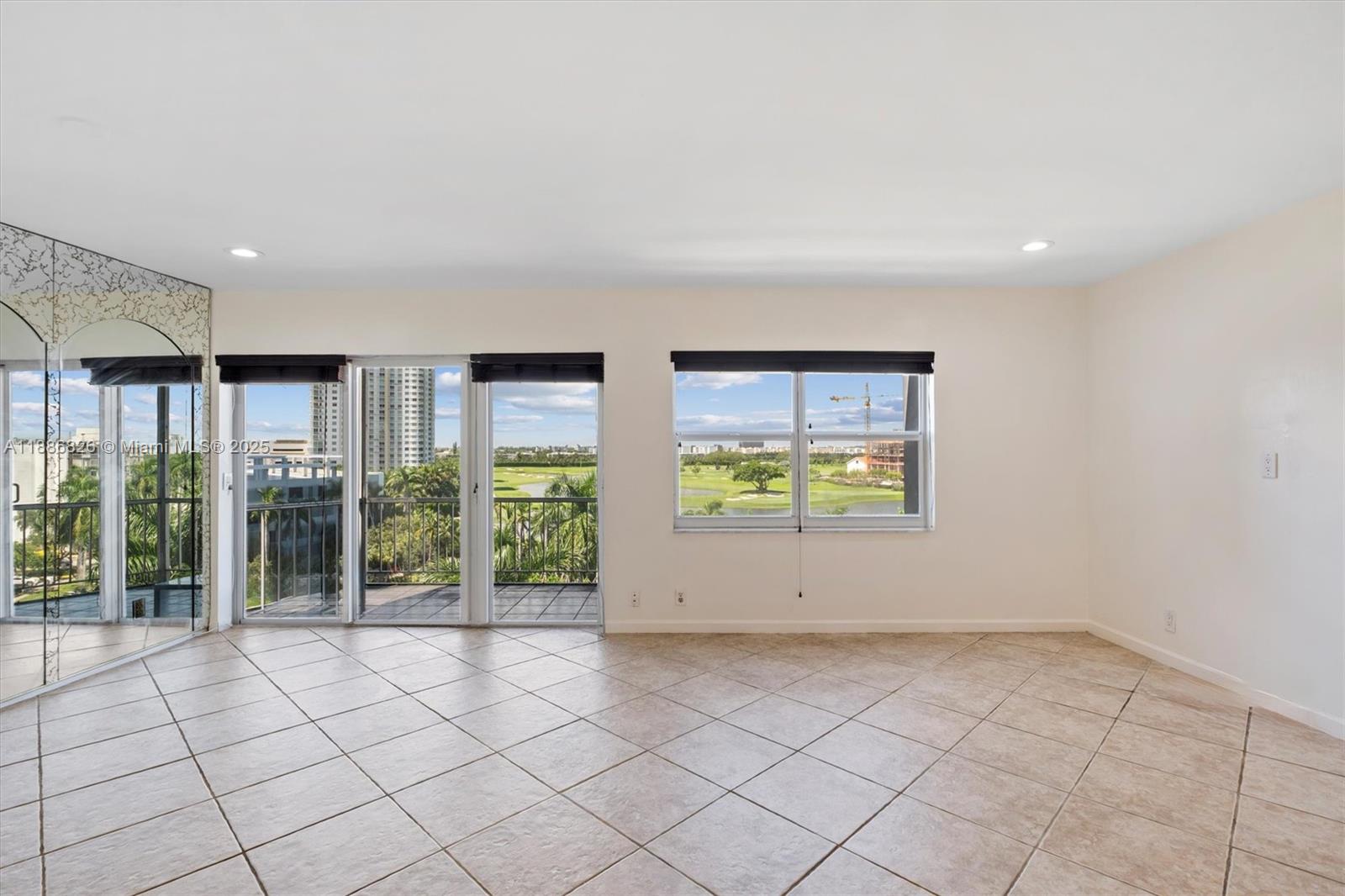 FAIRWAYS RIVIERA - Residential