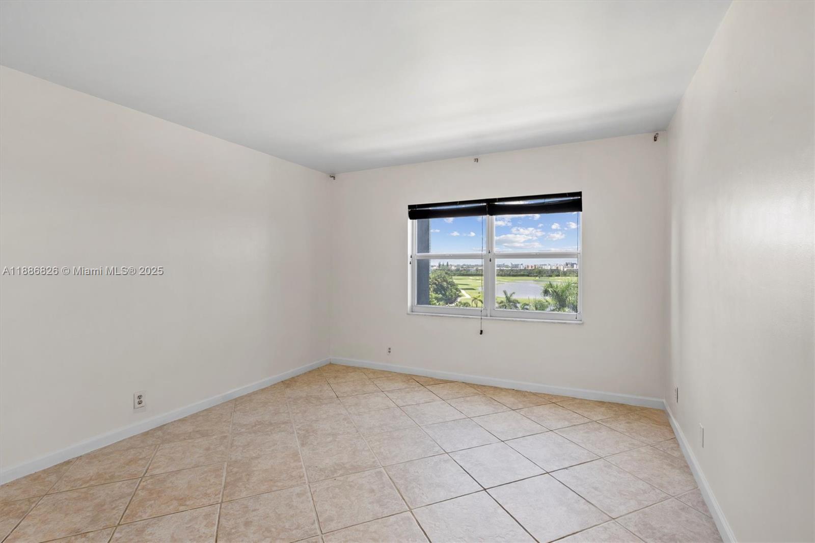 FAIRWAYS RIVIERA - Residential