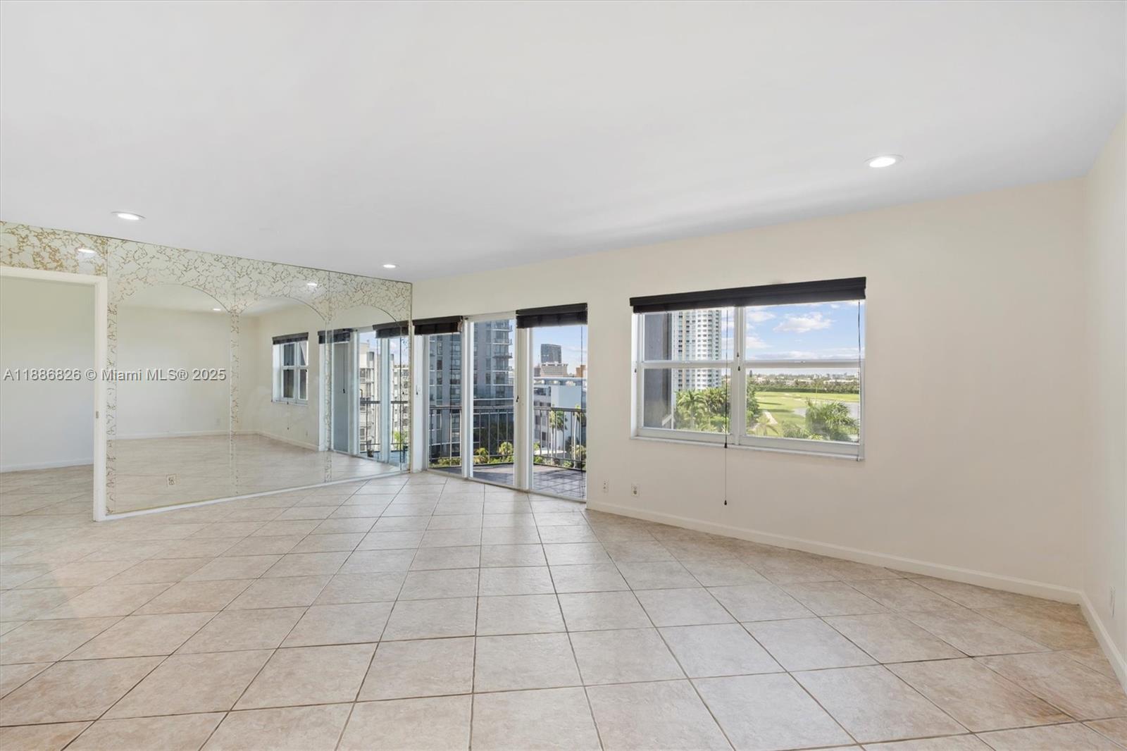 FAIRWAYS RIVIERA - Residential