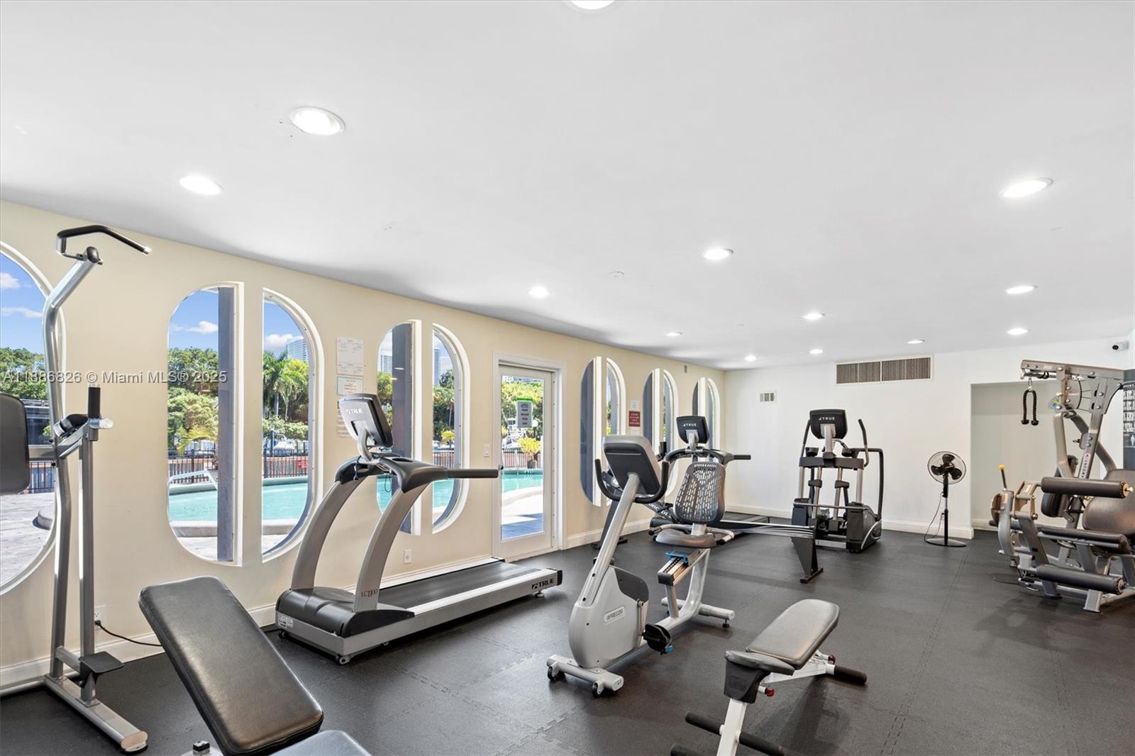 FAIRWAYS RIVIERA - Residential