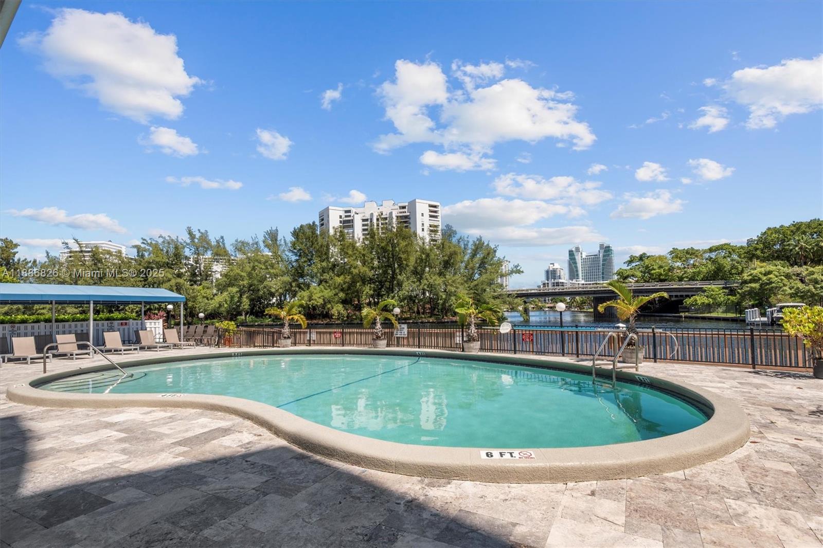 FAIRWAYS RIVIERA - Residential