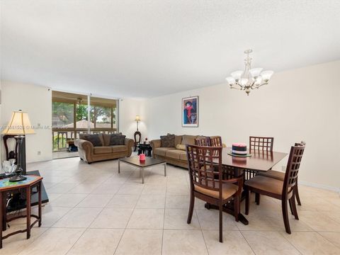 Photo of 1001 NE 14th Ave #207, Hallandale Beach, FL 33009 (MLS # A11881528)