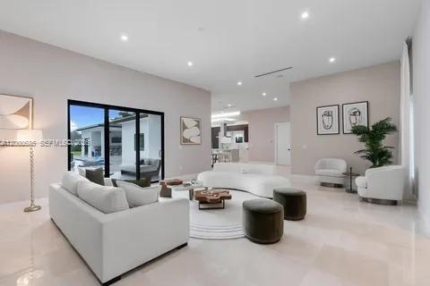 SWEETWATER ESTS SUB - Residential