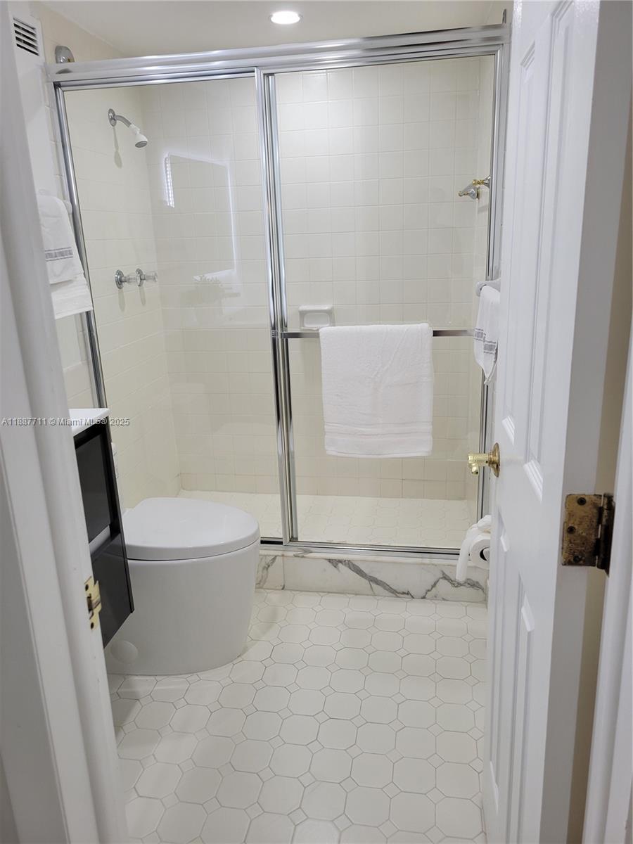 BERMUDA HOUSE CONDOMINIUM - Residential