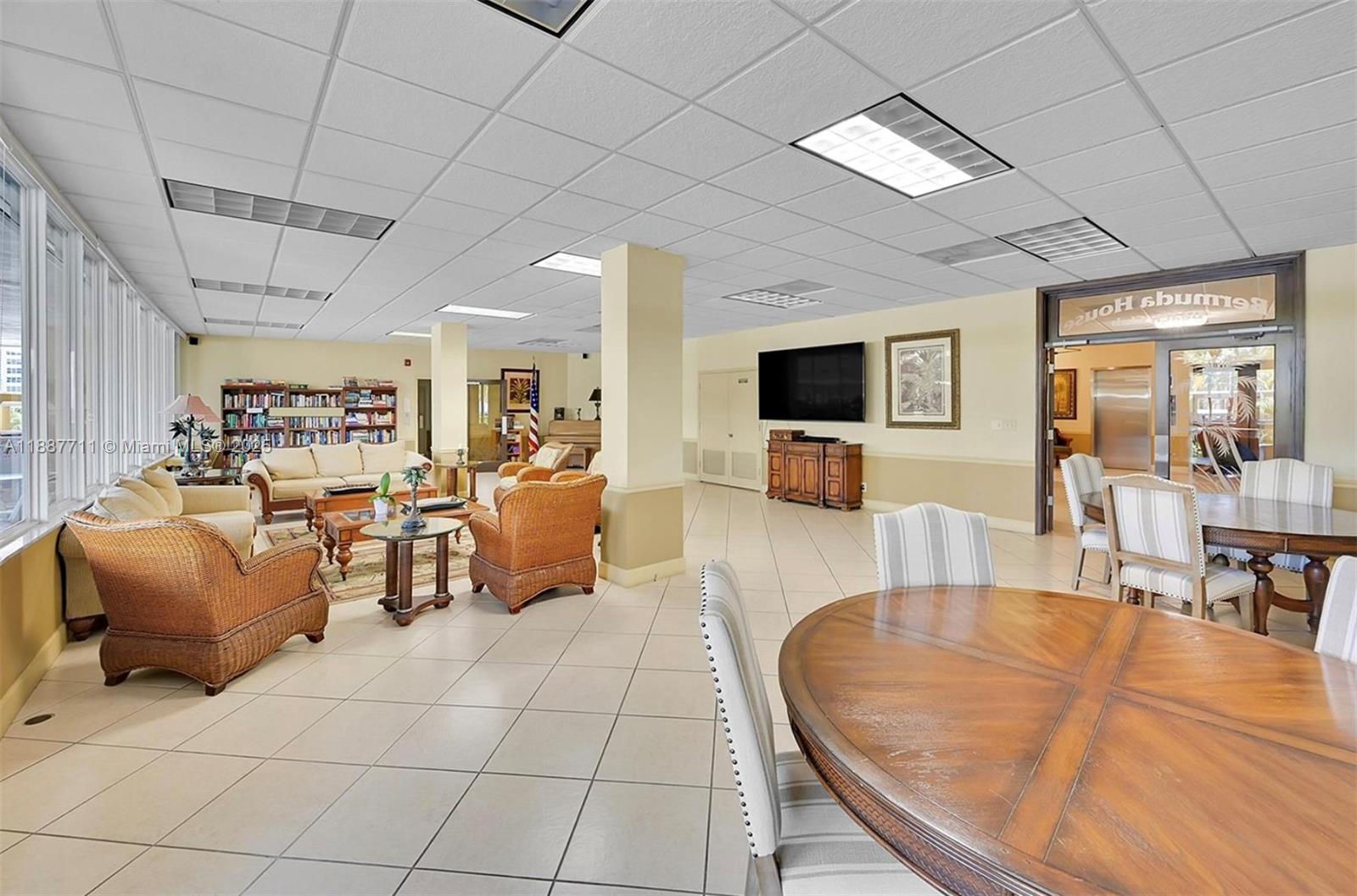 BERMUDA HOUSE CONDOMINIUM - Residential