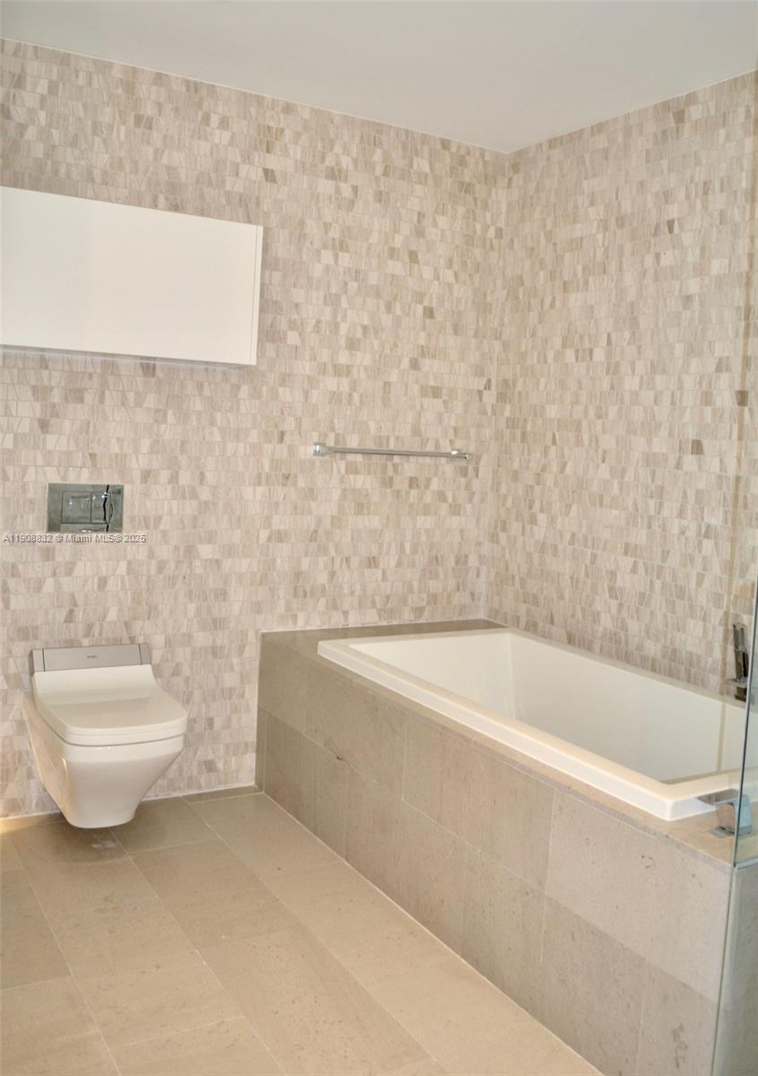 REACH CONDO - Residential Lease