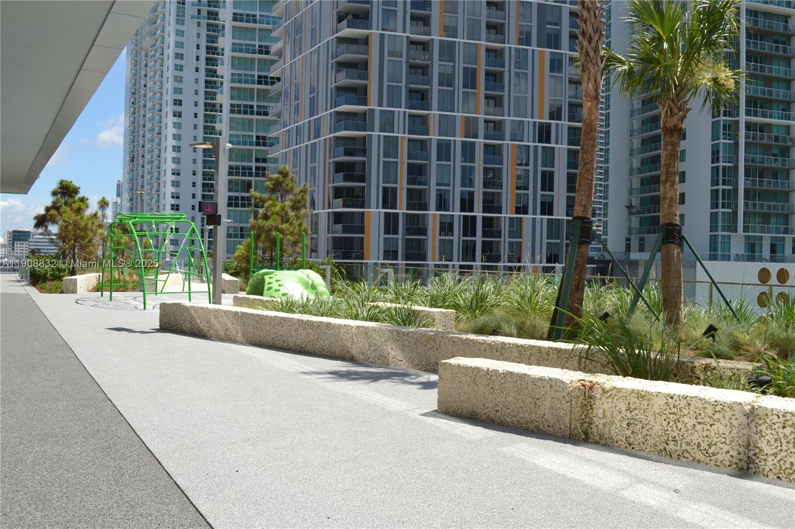 REACH CONDO - Residential Lease