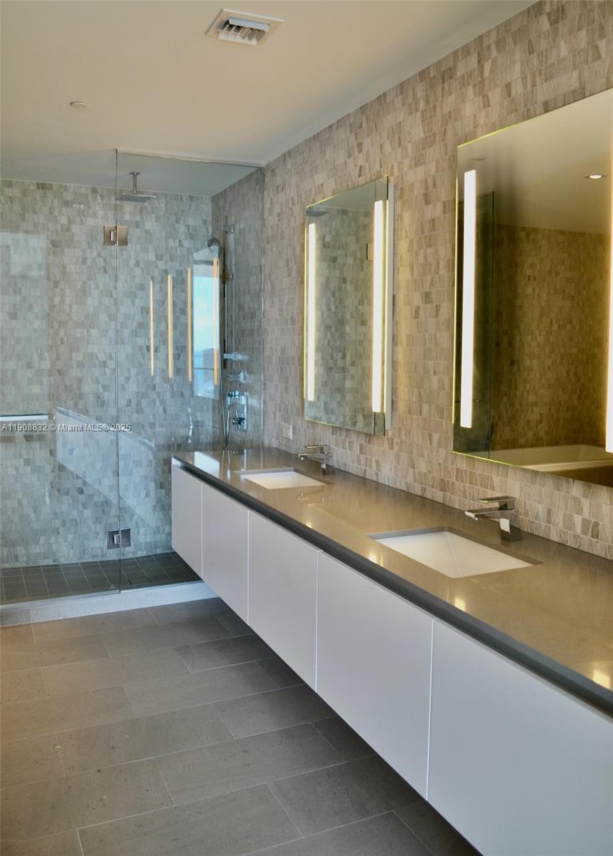 REACH CONDO - Residential Lease