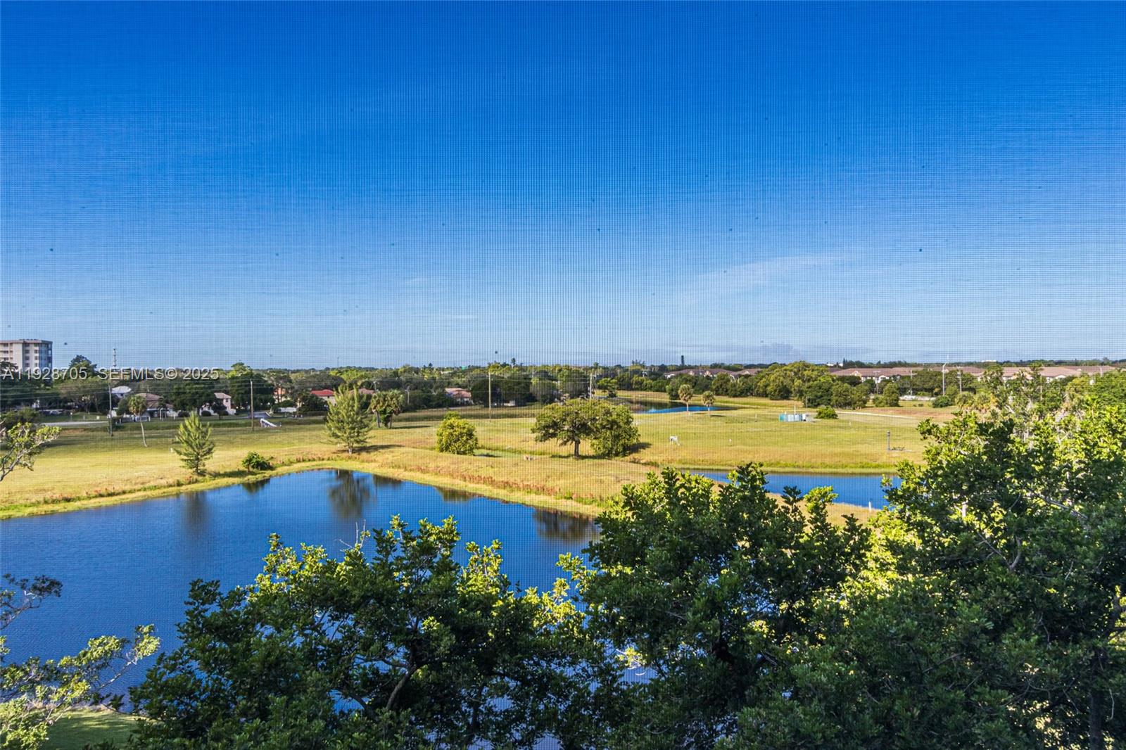 NO 50 PALM-AIRE COUNTRY C - Residential Lease