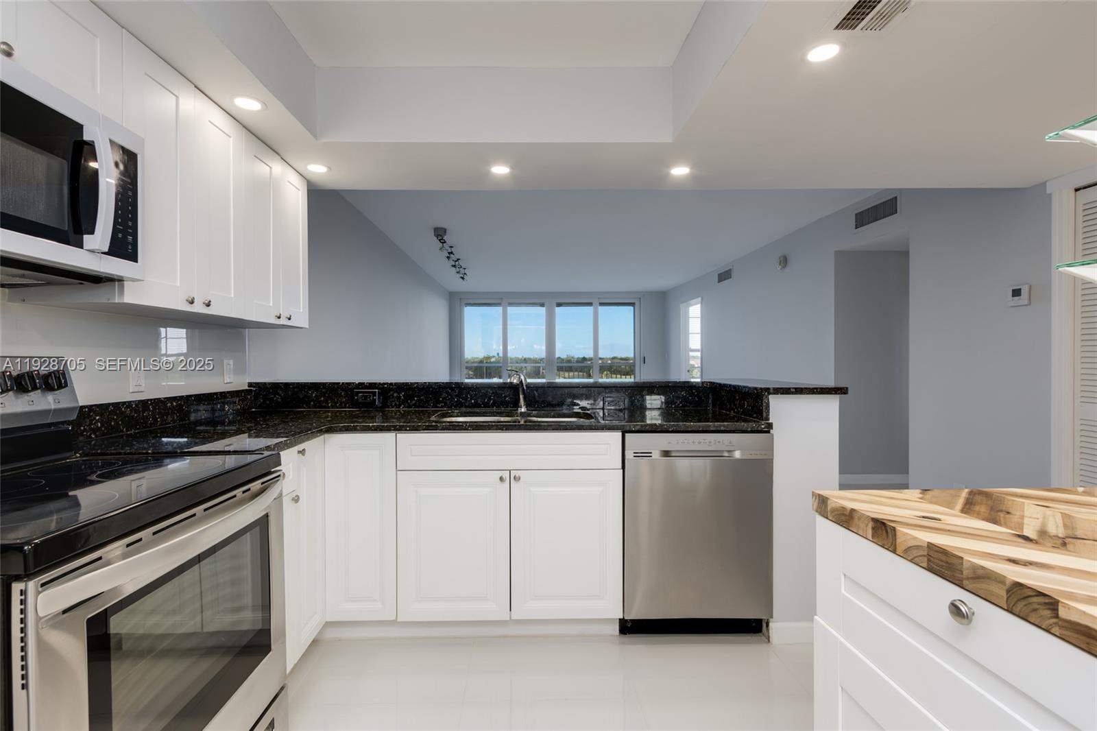 NO 50 PALM-AIRE COUNTRY C - Residential Lease