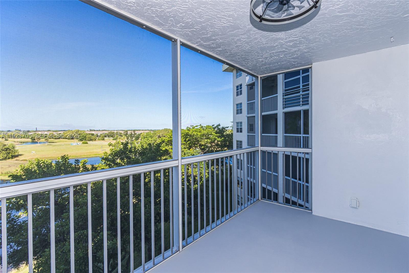 NO 50 PALM-AIRE COUNTRY C - Residential Lease