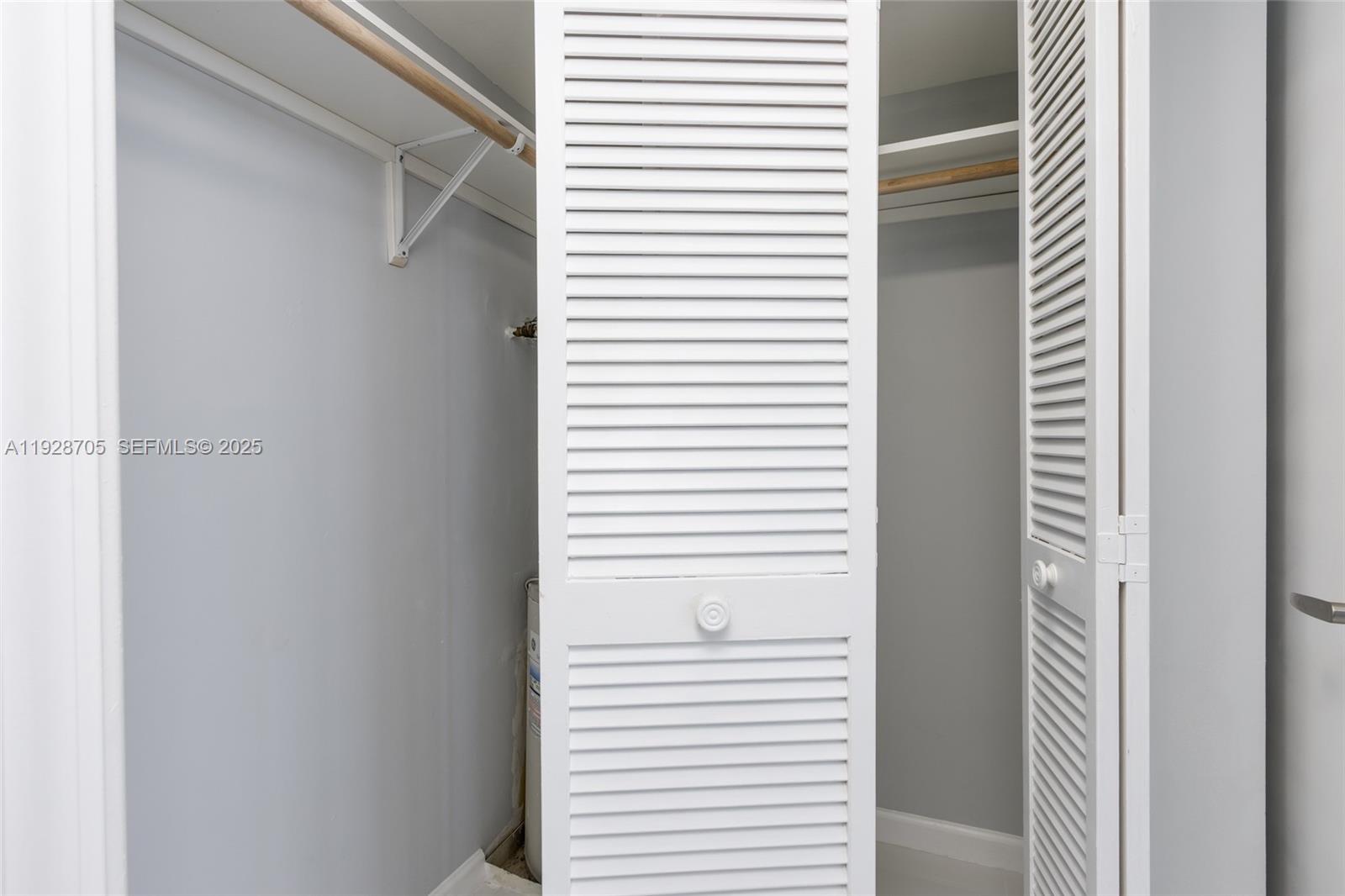 NO 50 PALM-AIRE COUNTRY C - Residential Lease