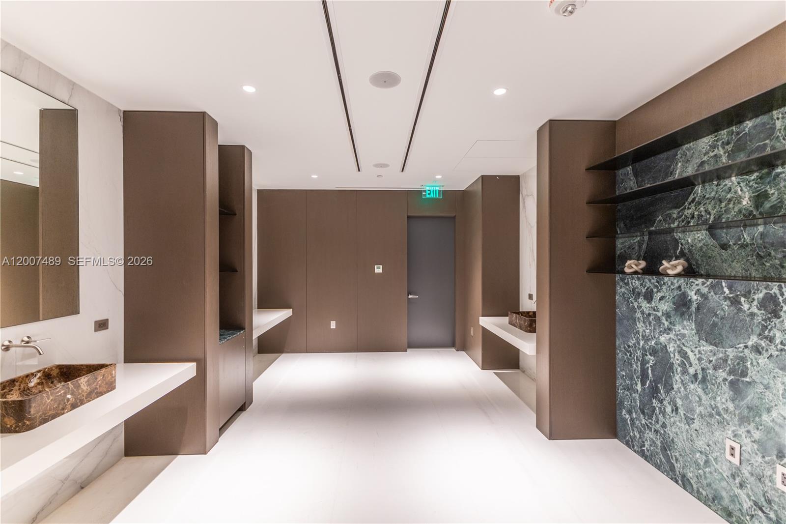 ASTON MARTIN RESIDENCES - Residential