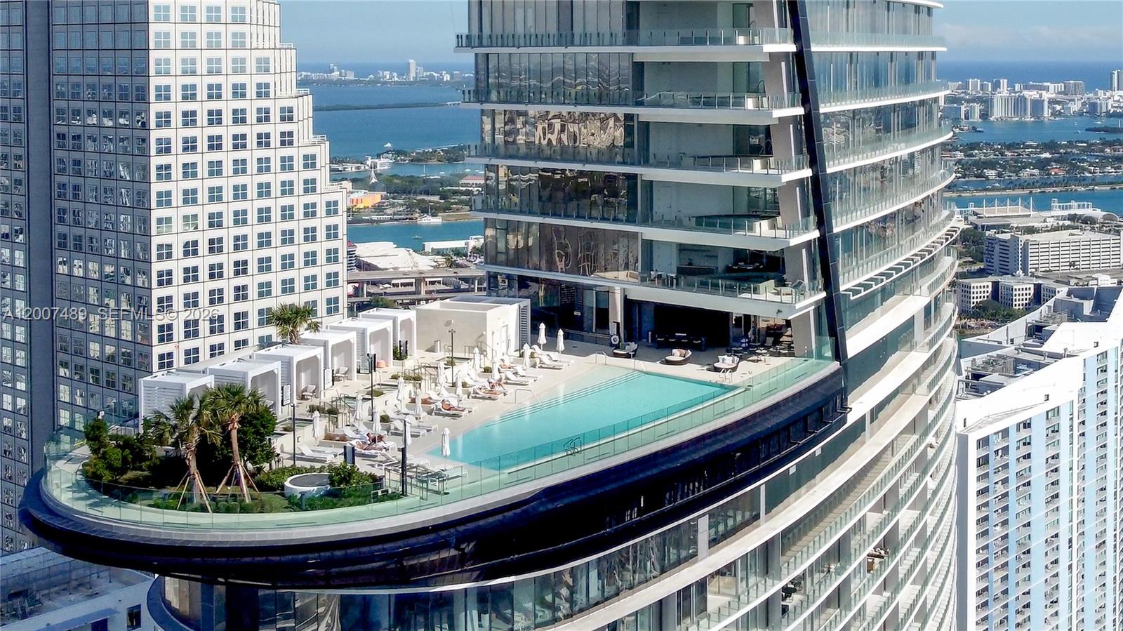 ASTON MARTIN RESIDENCES - Residential