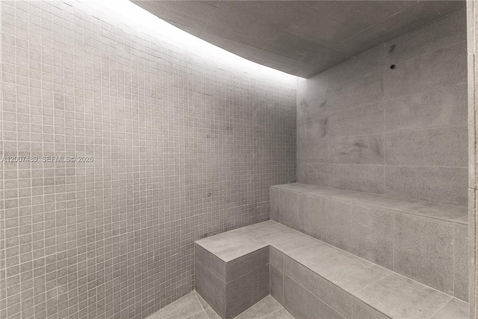 ASTON MARTIN RESIDENCES - Residential