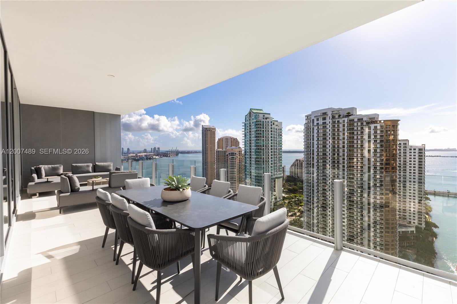 ASTON MARTIN RESIDENCES - Residential