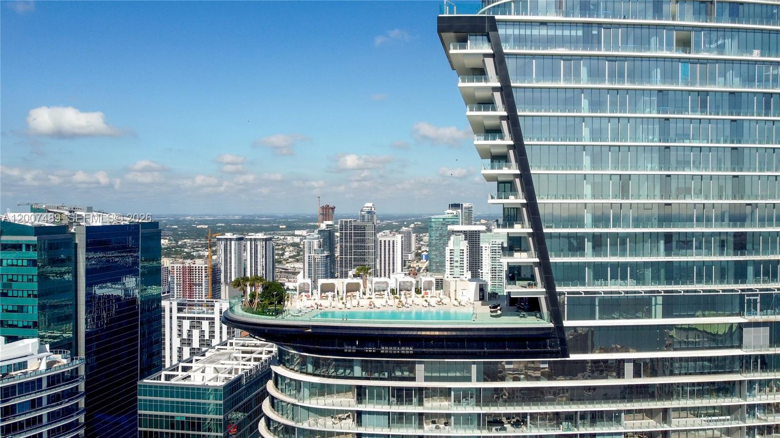 ASTON MARTIN RESIDENCES - Residential