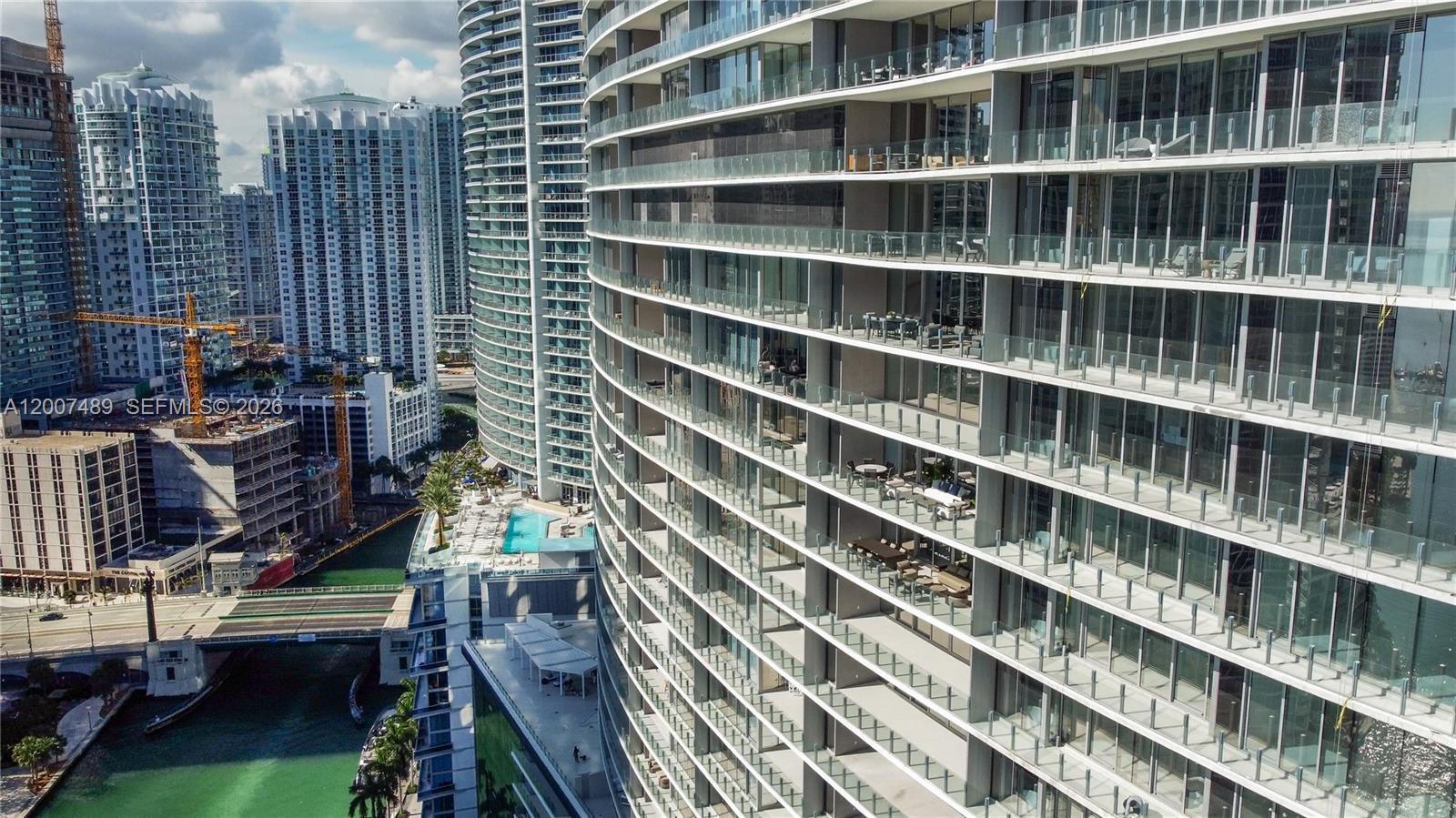 ASTON MARTIN RESIDENCES - Residential