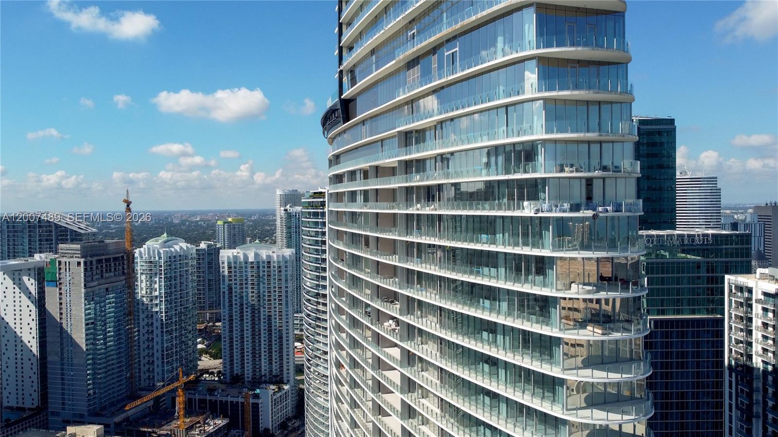 ASTON MARTIN RESIDENCES - Residential