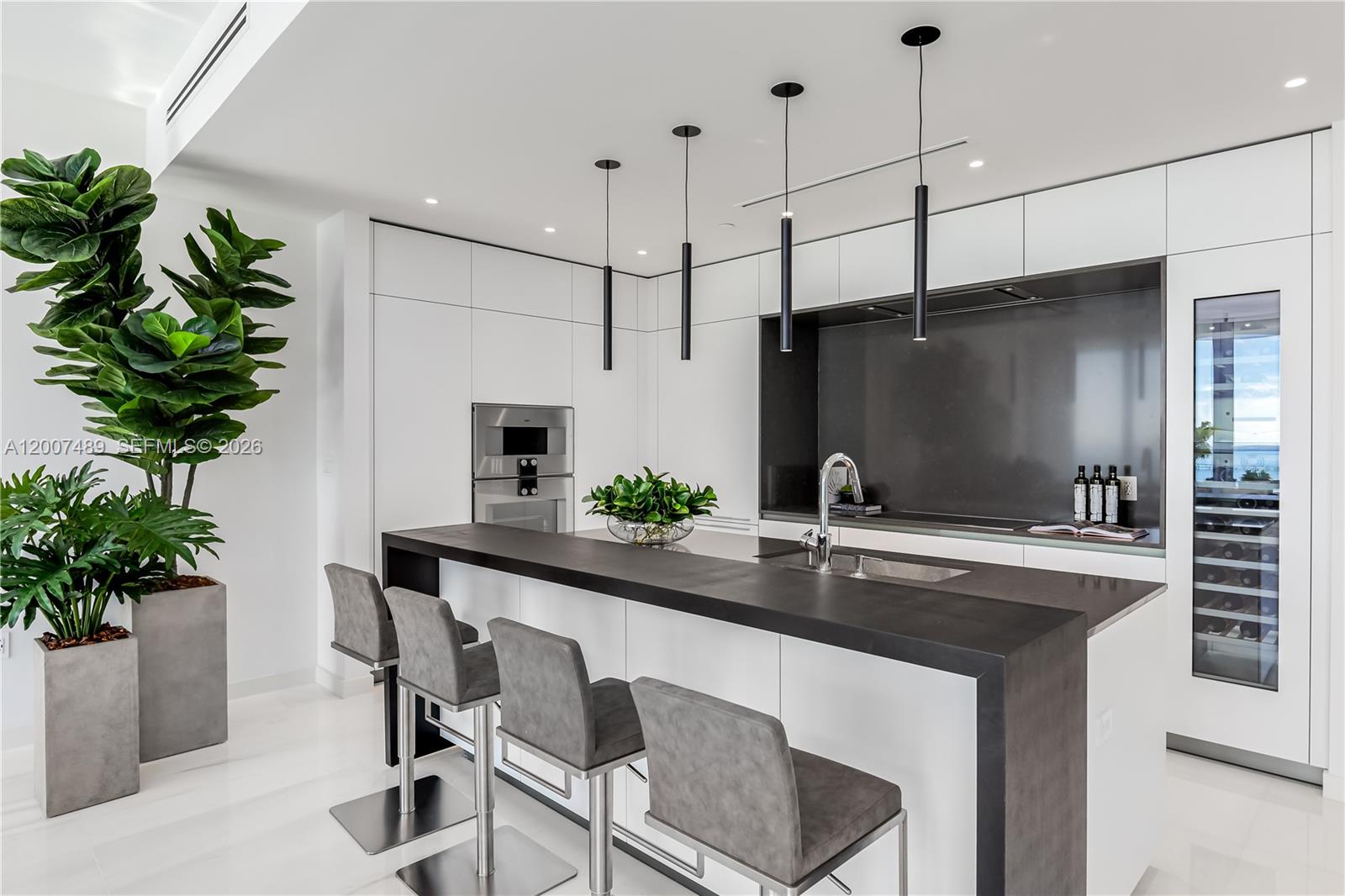 ASTON MARTIN RESIDENCES - Residential
