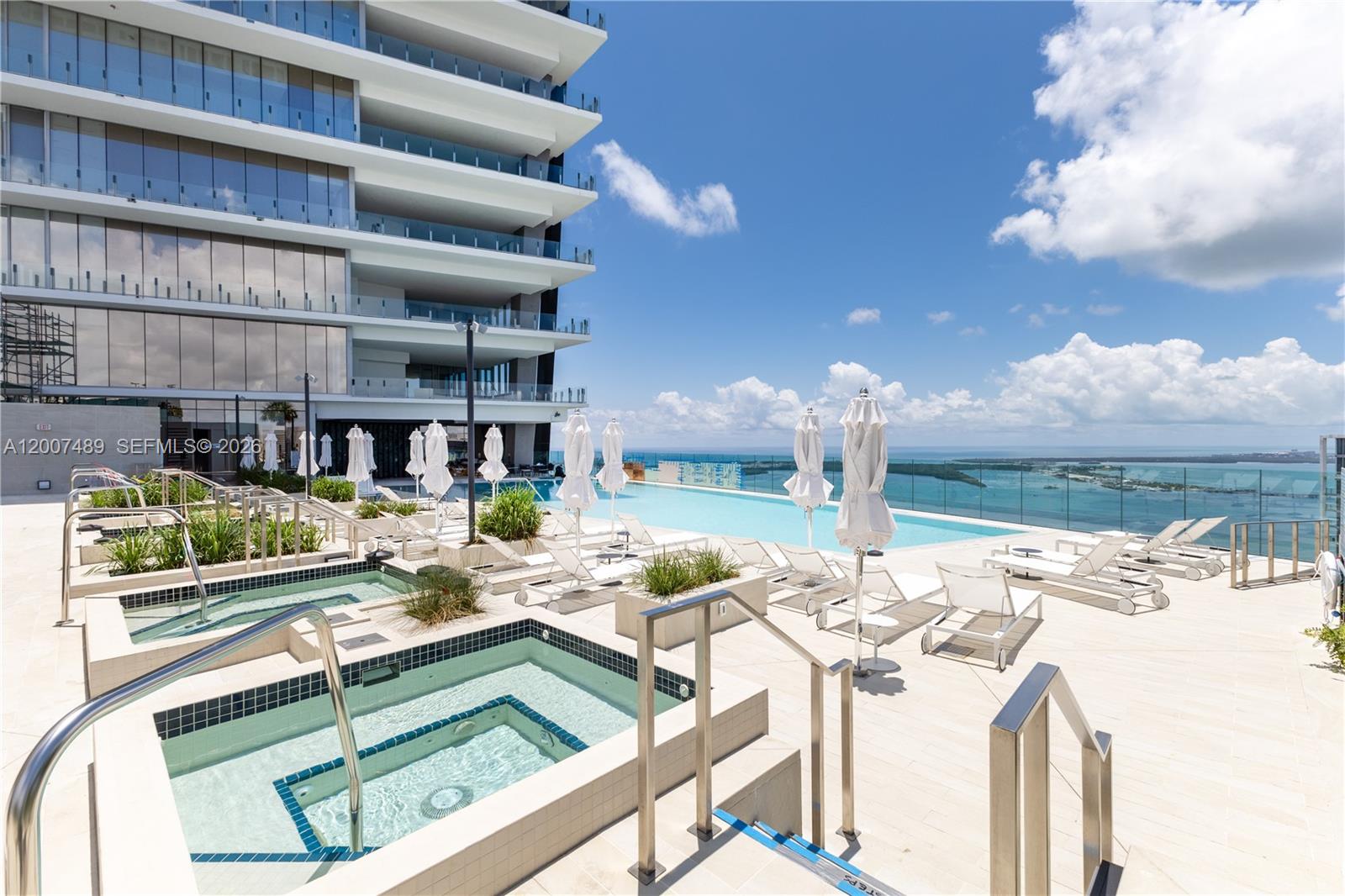ASTON MARTIN RESIDENCES - Residential