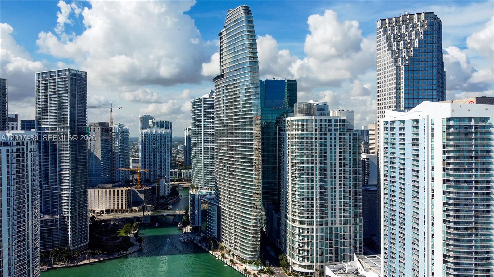 ASTON MARTIN RESIDENCES - Residential