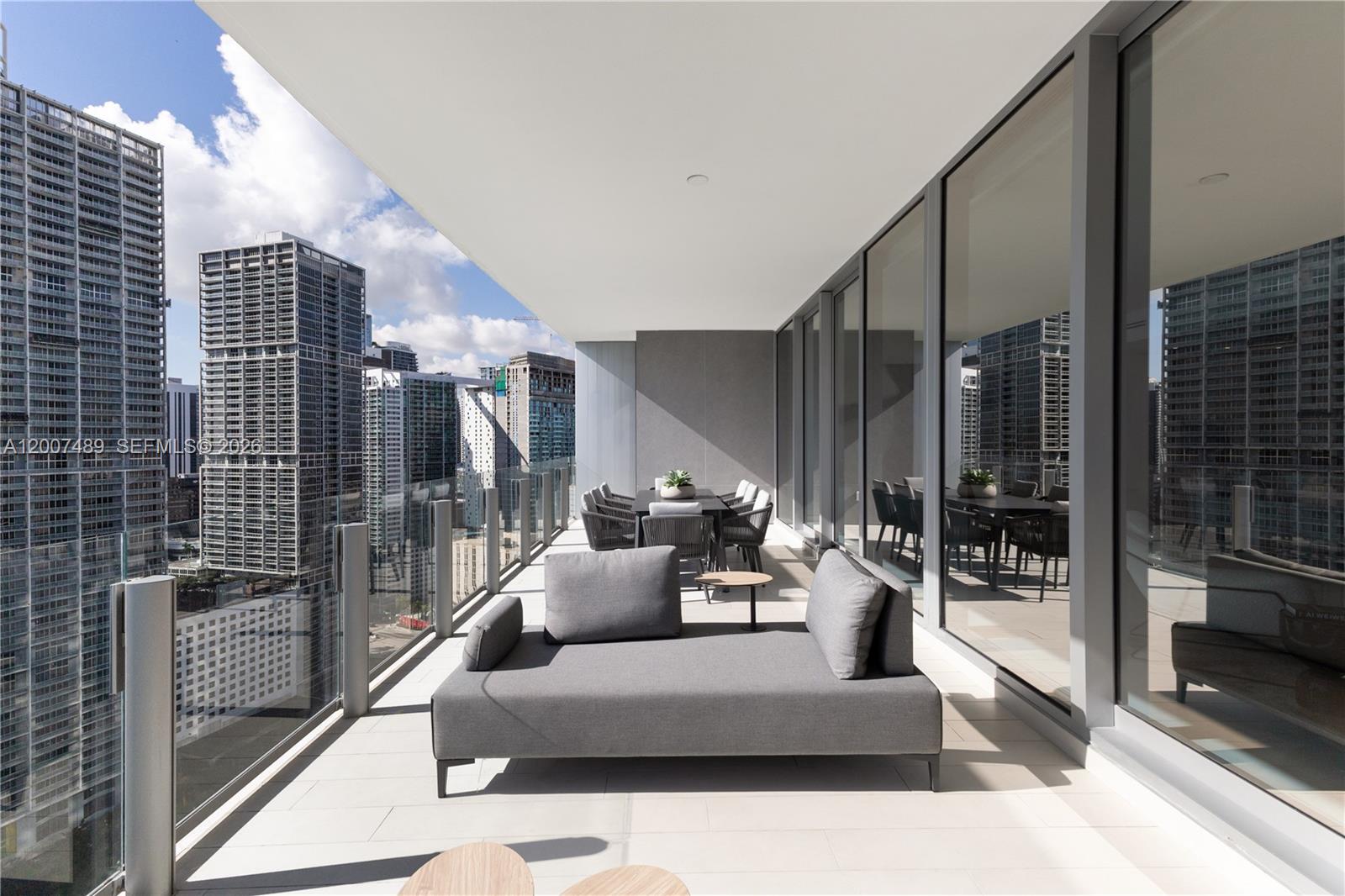 ASTON MARTIN RESIDENCES - Residential