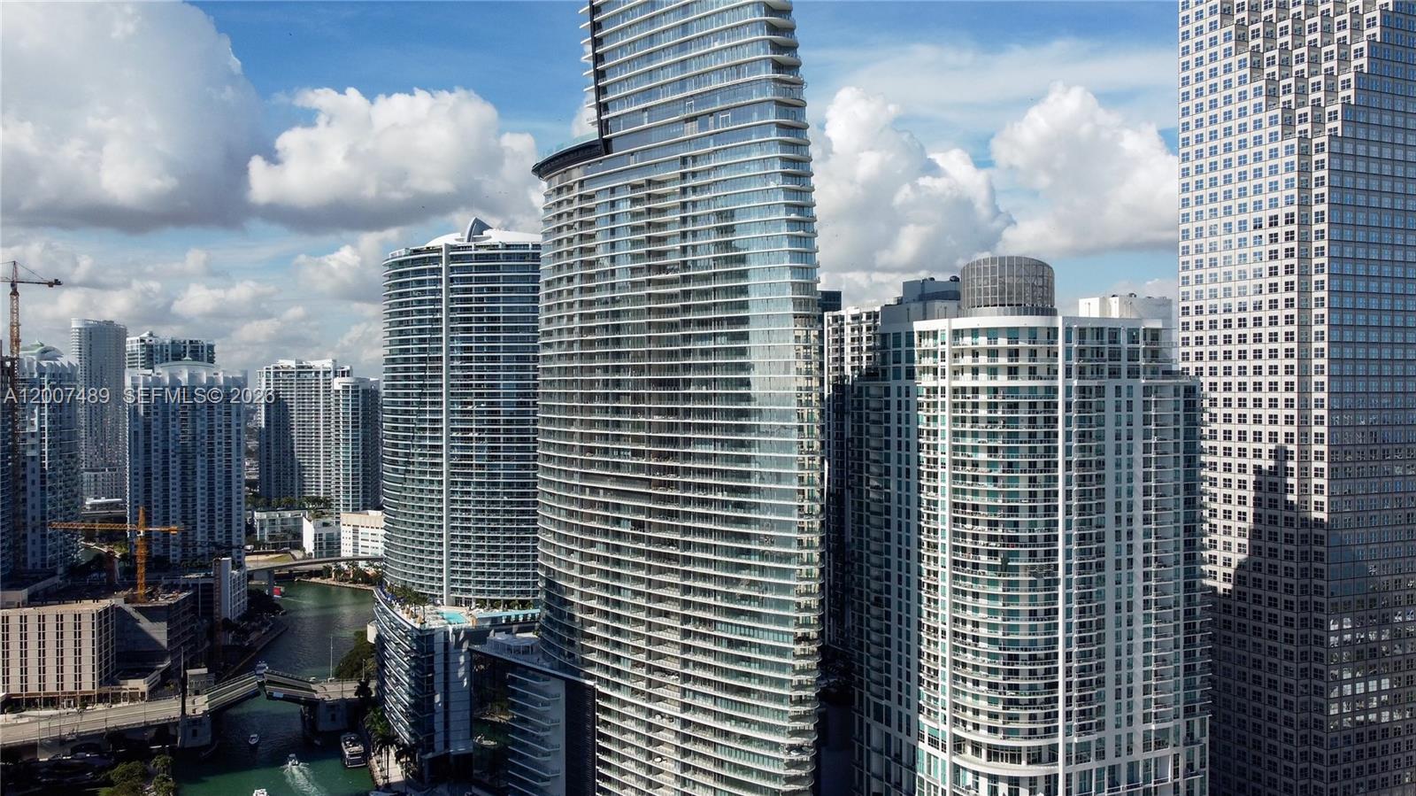 ASTON MARTIN RESIDENCES - Residential