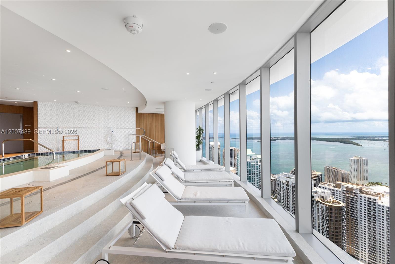 ASTON MARTIN RESIDENCES - Residential