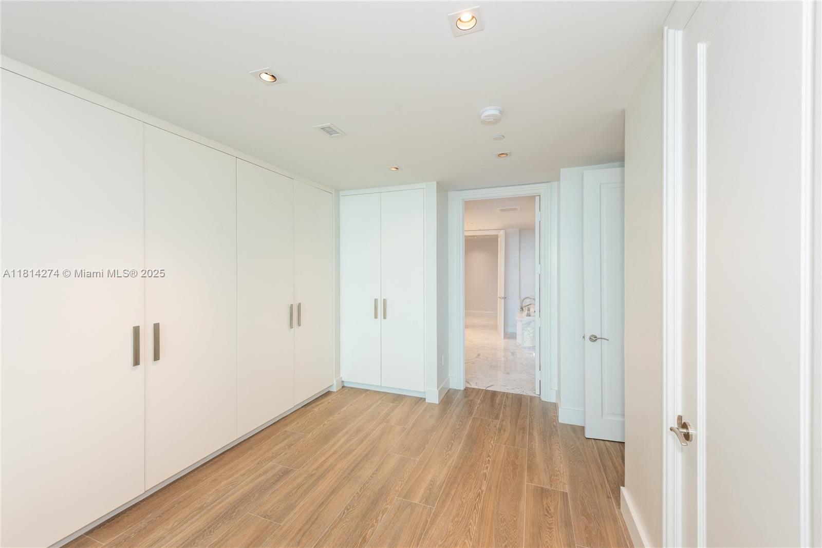 10295 COLLINS AVE RESDNTA - Residential Lease