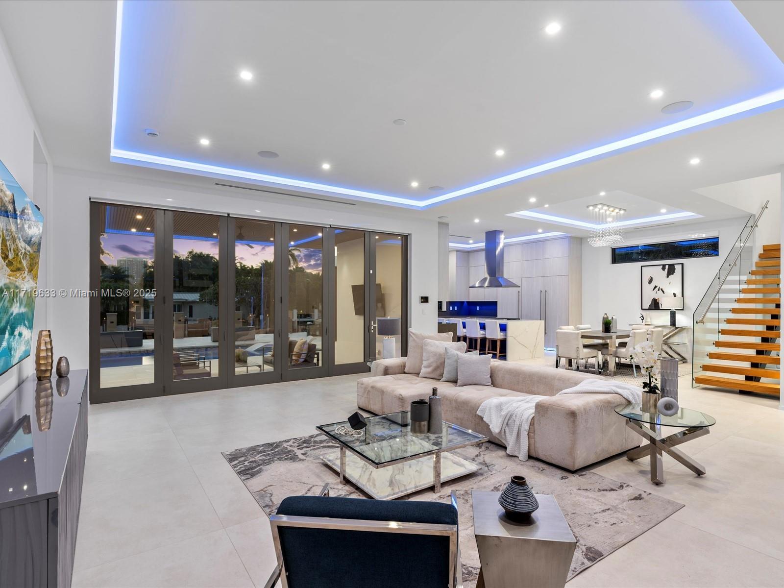 VENICE RESUB OF BLKS 5 & - Residential