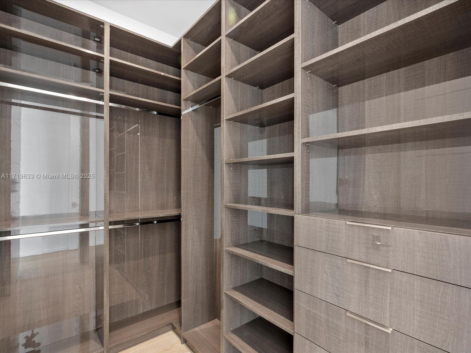 VENICE RESUB OF BLKS 5 & - Residential