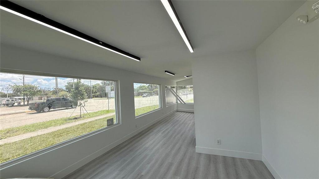 Photo of 7061 Taft St, Hollywood, FL 33024 (MLS # A12009350)