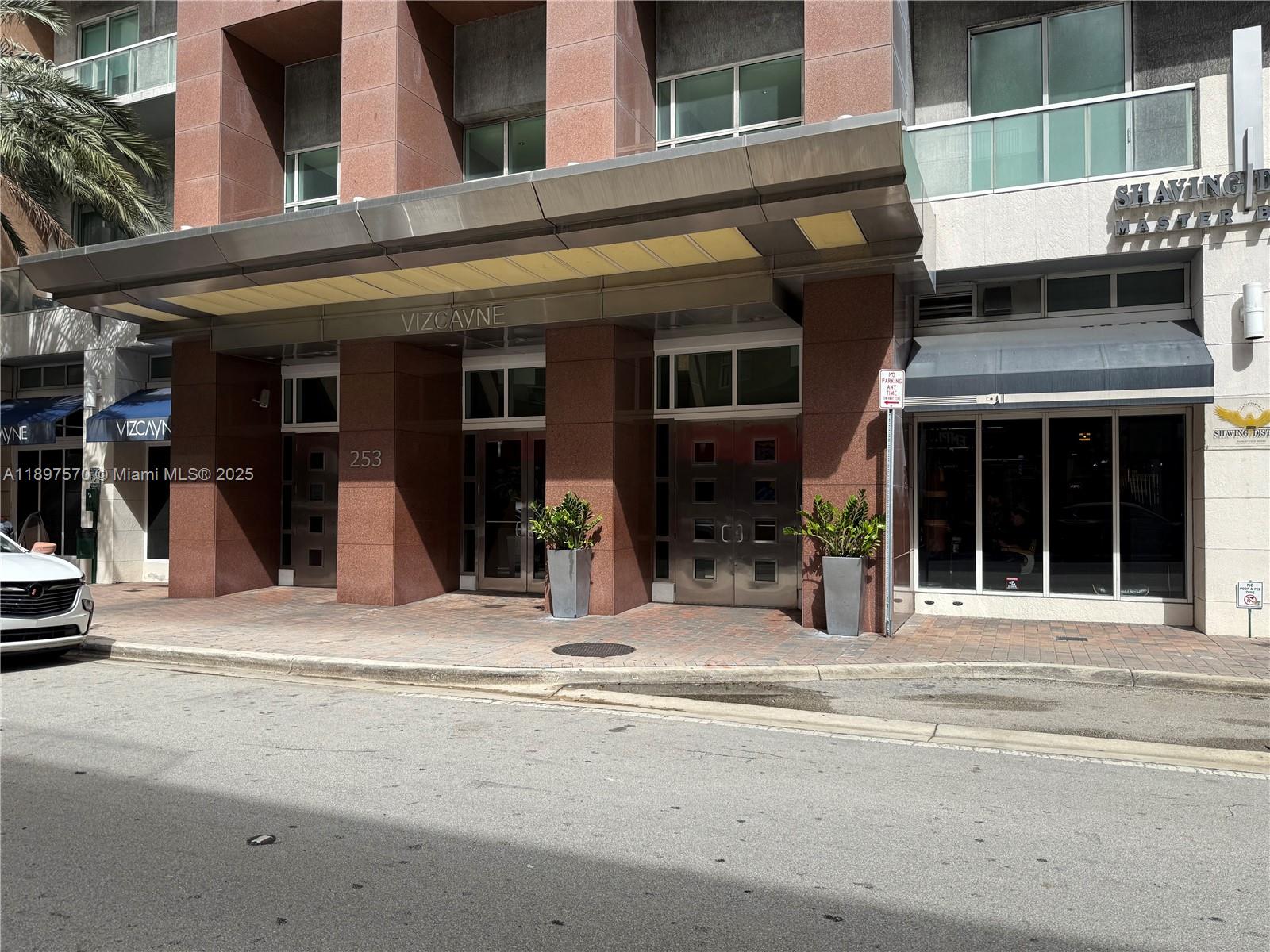 VIZCAYNE SOUTH CONDO - Residential Lease