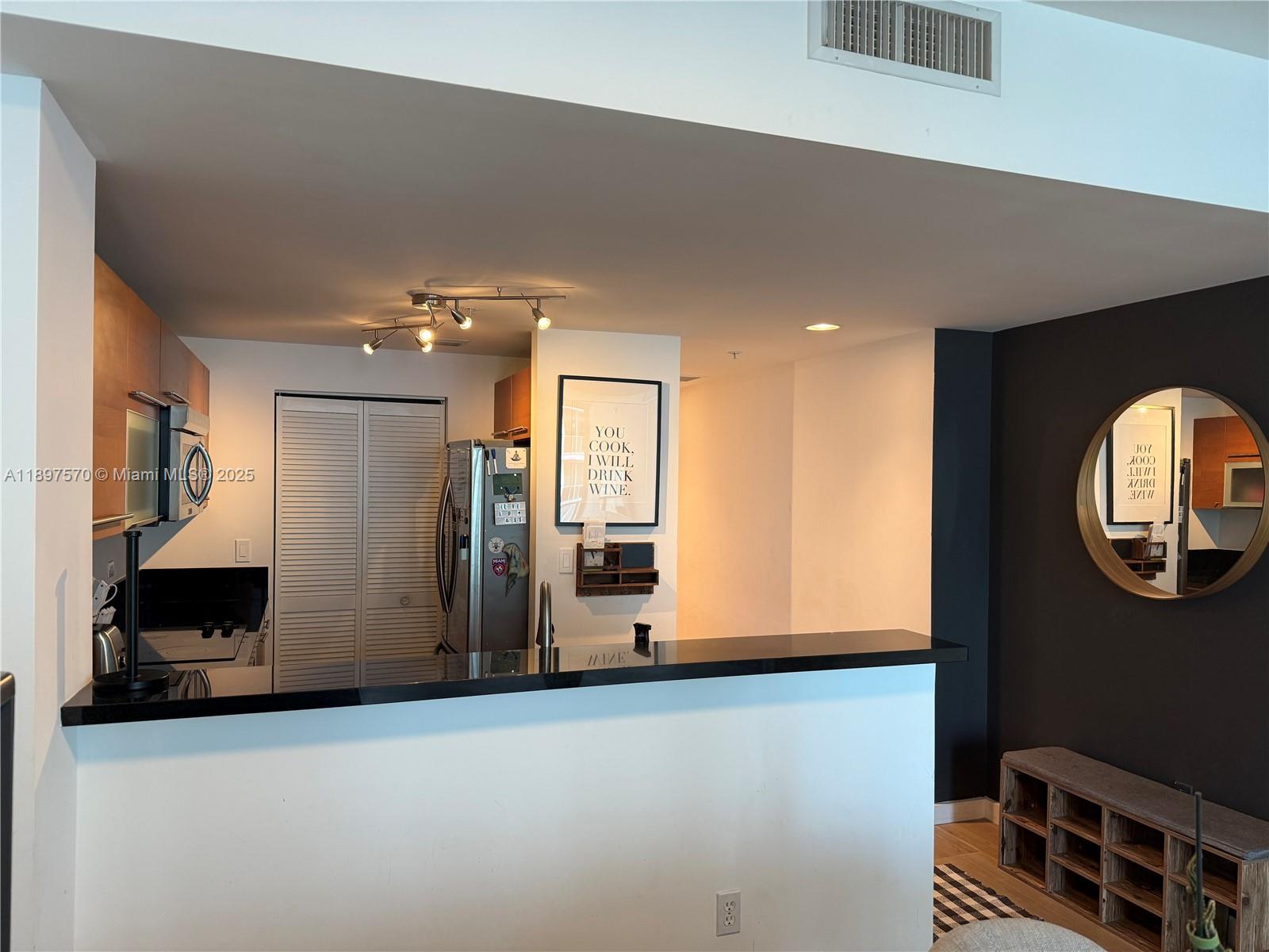 VIZCAYNE SOUTH CONDO - Residential Lease