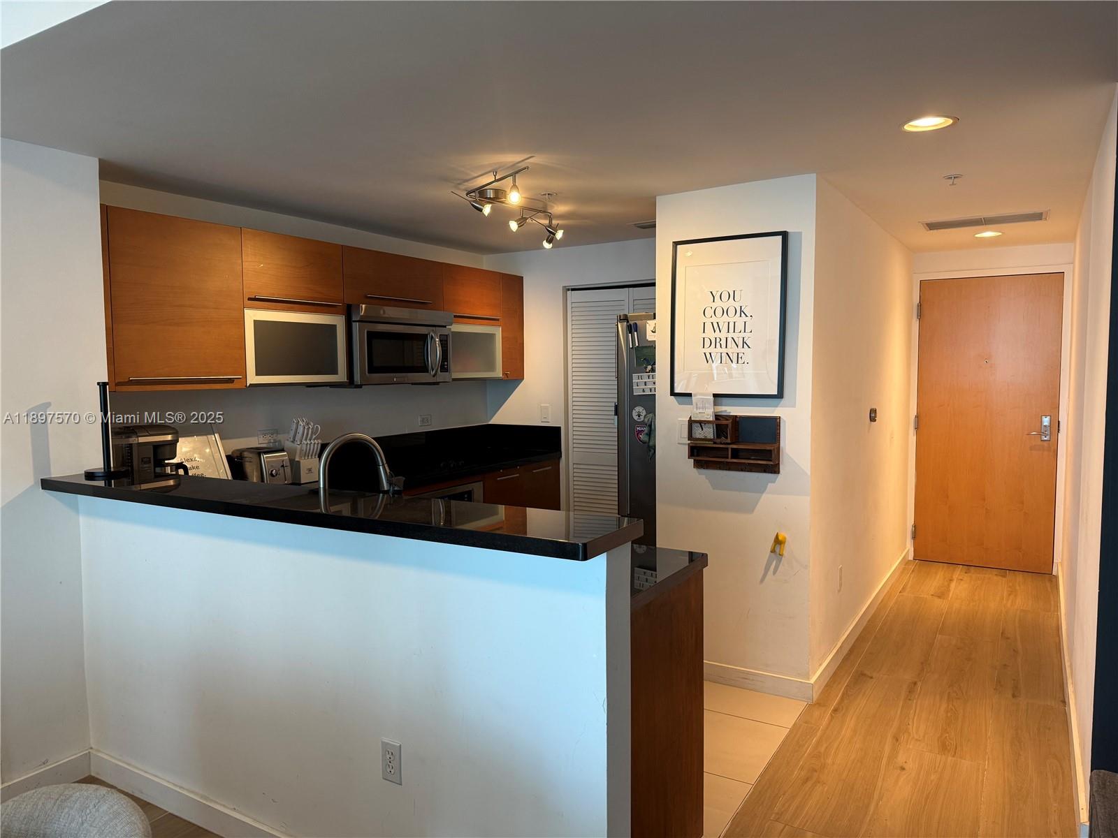 VIZCAYNE SOUTH CONDO - Residential Lease