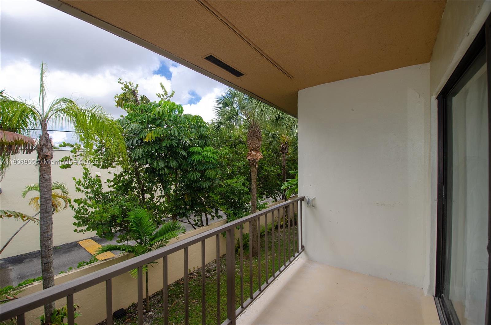 SUNRISE POINT CONDO BLDG - Residential