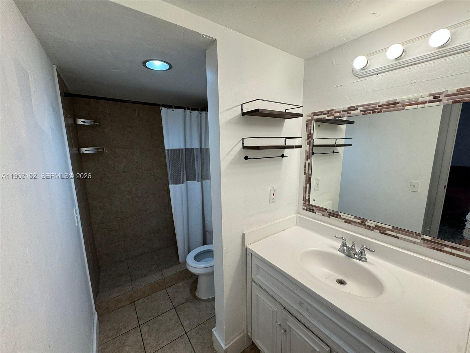 BAYSHORE TREASURE CONDO - Residential Lease