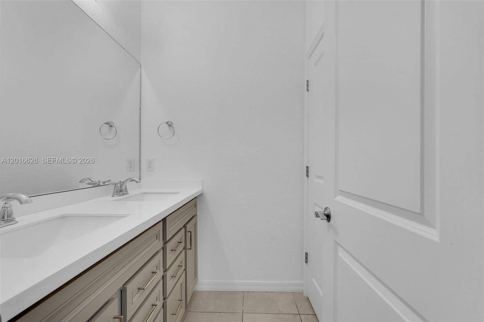 HILLCREST COUNTRY CLUB SO - Residential