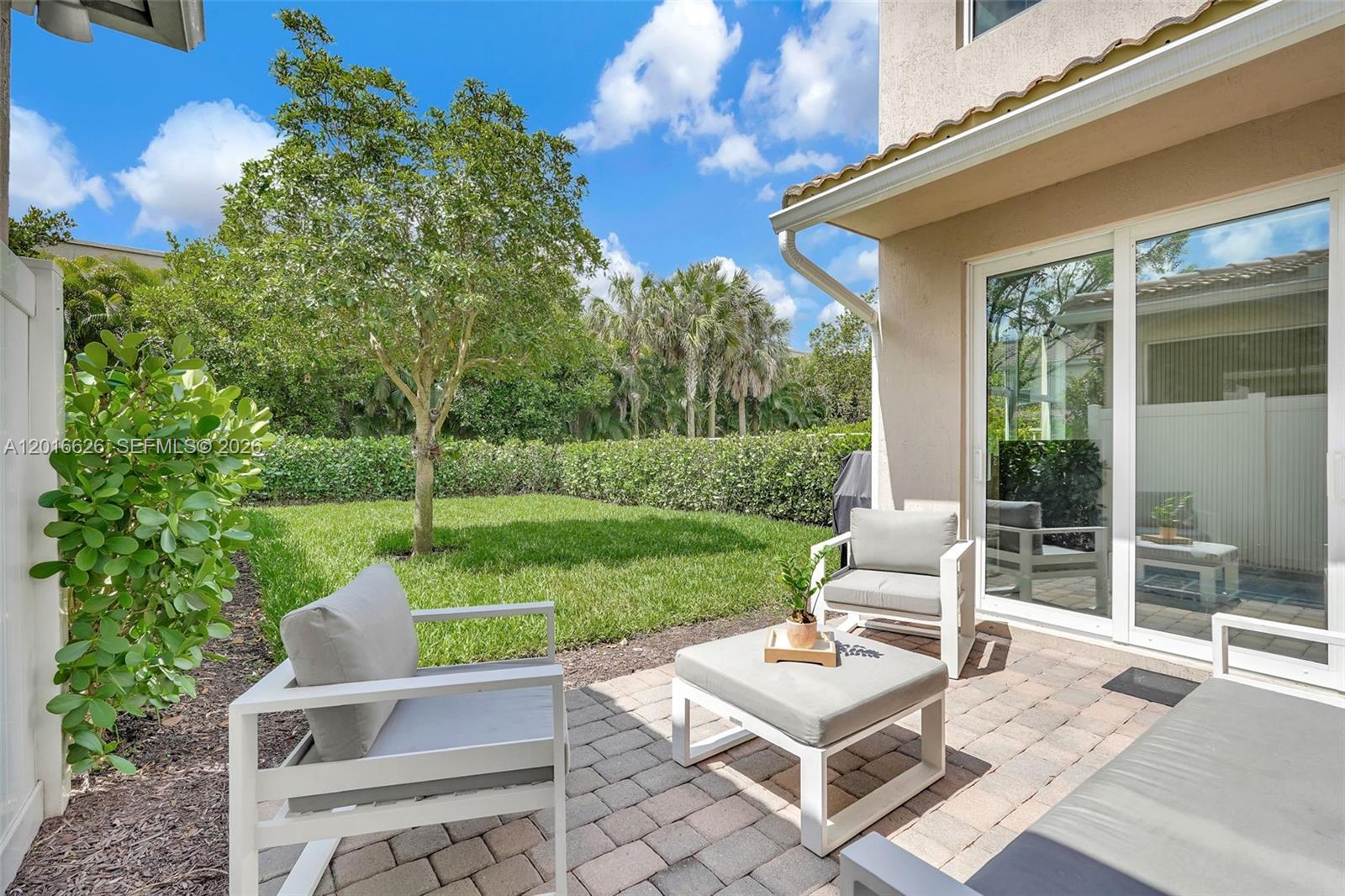 HILLCREST COUNTRY CLUB SO - Residential
