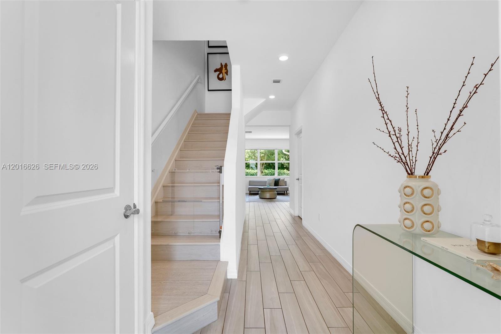 HILLCREST COUNTRY CLUB SO - Residential