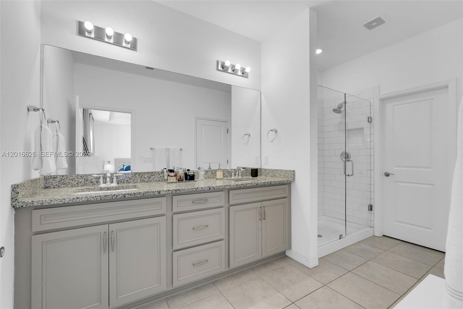 HILLCREST COUNTRY CLUB SO - Residential