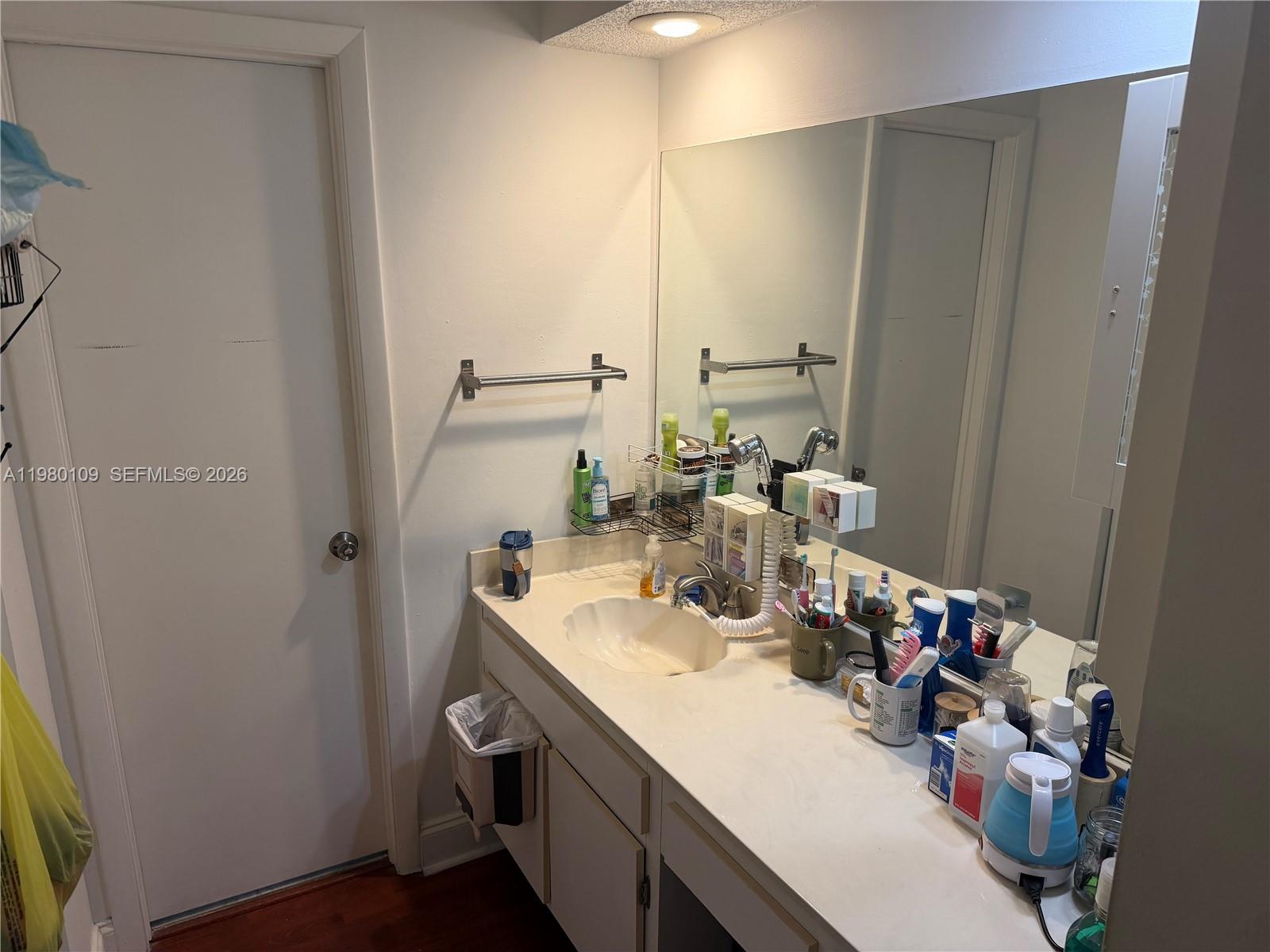 LAKES MEADOW VILG HOMES C - Residential